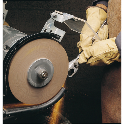 Scotch-Brite Cut & Polish Wheels, 6" Dia. x 1" W, 1" Arbor, Aluminum Oxide Nuna Depot Inc.