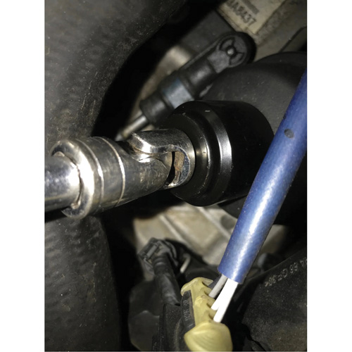 Douille pour filtre &agrave; carburant Cummins 6,7 L - 28 mm Nuna Depot Inc.