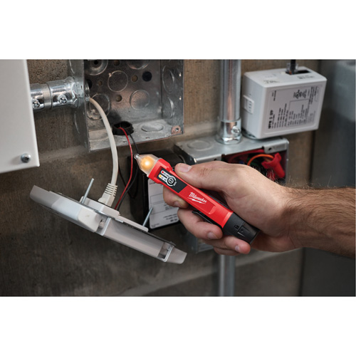 Dual Range Non-Contact Voltage Detector, 12 V - 49 V/50 V - 1000 V, Display & Sound Alert Nuna Depot Inc.