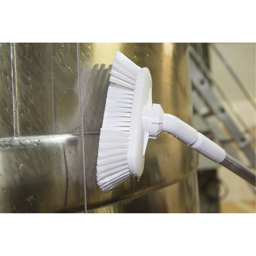 Brosse de lavage aliment&eacute;e en eau et &agrave; angle r&eacute;glable, Soies Doux, Longueur de 9-1/4", Vert Nuna Depot Inc.