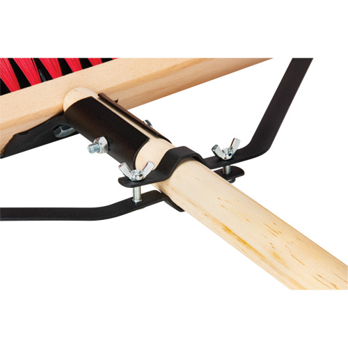 Balai-brosse &agrave; manche renforc&eacute;, 18", Moyen, Soies PVC Nuna Depot Inc.