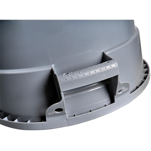 Grey Titan Garbage Container, Plastic, 32 US gal. Nuna Depot Inc.