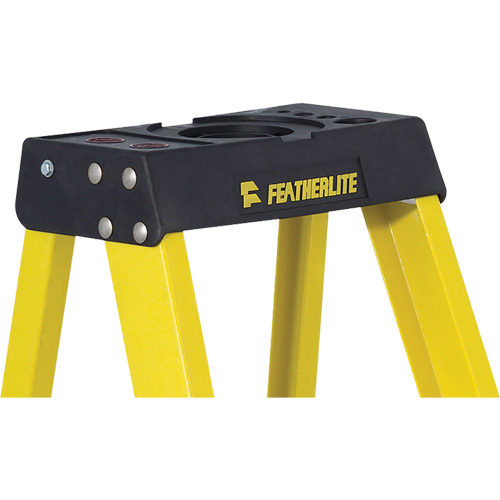 Industrial Heavy-Duty Stepladders (6400 Series), 4', Fibreglass, 300 lbs. Capacity, Type 1A Nuna Depot Inc.