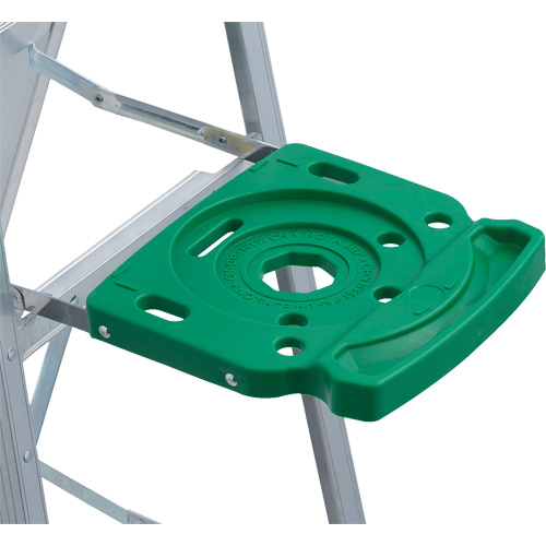 Commercial Duty Stepladders (2400 Series), 4', Aluminum, 225 lbs. Capacity, Type 2 Nuna Depot Inc.