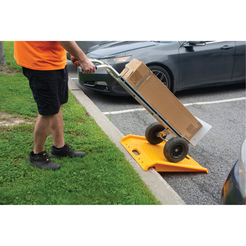 Portable Poly Hand Truck Curb Ramp, 1000 lbs. Capacity, 27" W x 27" L Nuna Depot Inc.