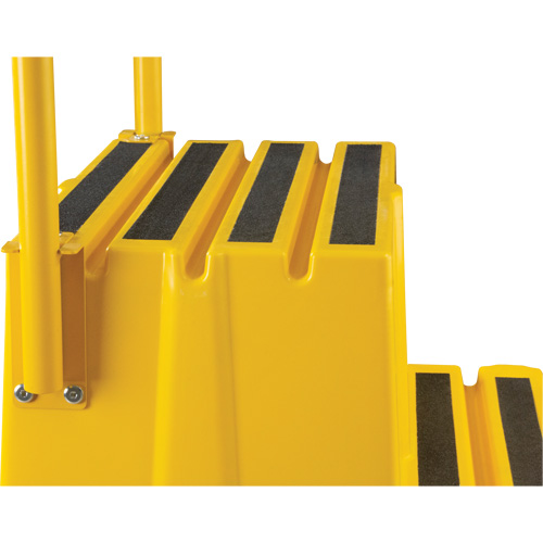 Escabeau industriel, 4 marches, 44" x 22-1/4" x Hauteur 65-1/8" Nuna Depot Inc.