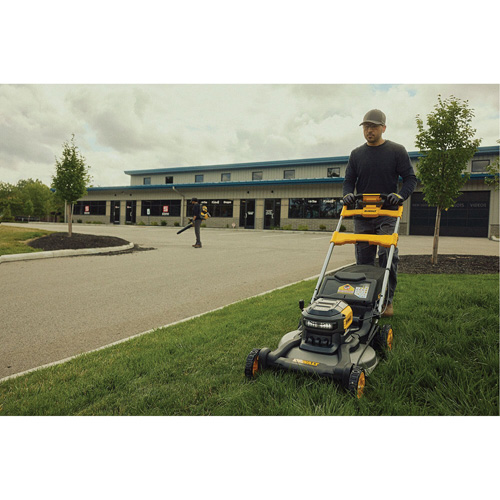 60V MAX* Brushless Cordless RWD Mower Kit, Self-Propelled Walk-Behind, Battery Powered, 21" Cutting Width Nuna Depot Inc.
