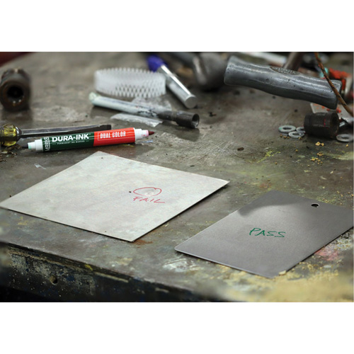 Marqueur &agrave; encre permanente et double couleur Markal Dura-Ink, Vert/Rouge, Pointe Ronde Nuna Depot Inc.