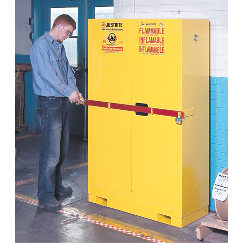 Armoire de rangement haute s&eacute;curit&eacute; avec barre en acier pour produits inflammables, 45 gal., 2 tablettes Nuna Depot Inc.