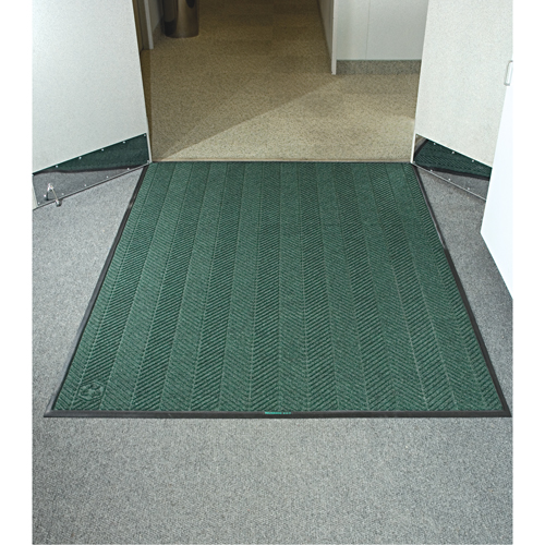 Tapis WaterHog Max Classic &agrave; motif chevrons, Essuie-pieds/grattoir, 4' x 6' x 3/8", Pin du sud Nuna Depot Inc.