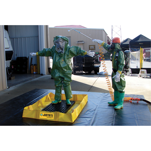 QuickBerm&reg; Lite Containment Berm, 119 gal. Capacity, 4' W x 6' L x 8" H, Snap-Up Bracket Nuna Depot Inc.