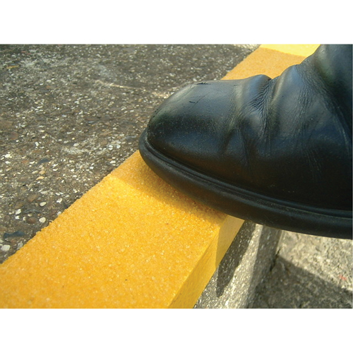 Safestep&reg; Anti-Slip Step Edge, 2.75" W x 32" L, Yellow Nuna Depot Inc.