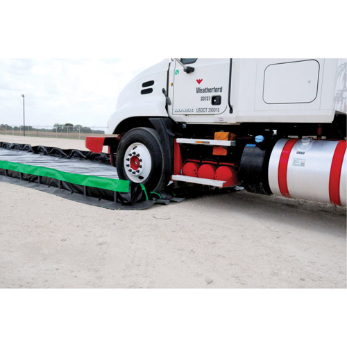 Ultimate Copolymer 2000 Ultra-Containment Berm&reg;, 179 US gal. Capacity, 4' W x 6' L x 12" H, Hinge Bracket Nuna Depot Inc.