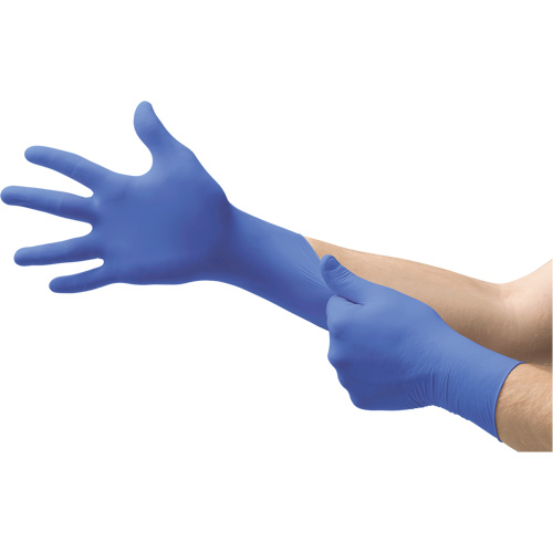 Gants jetables N21 MICROFLEX, 7.5/8/Moyen, Nitrile, 4,7 mils/5,5-mil, Sans poudre, Cobalt, Classe 2 Nuna Depot Inc.