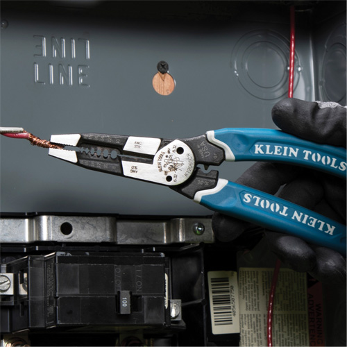 Klein-Kurve&reg; Heavy-Duty Wire Stripper, Cutter & Crimper Multi-Tool, 8-1/4" L, 8 - 20 AWG Nuna Depot Inc.