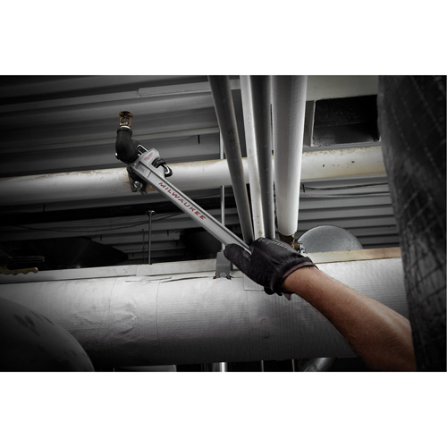 Cl&eacute; &agrave; tuyau avec manche Powerlength, Cap des m&acirc;choires 1-1/2", Longueur 10" Nuna Depot Inc.