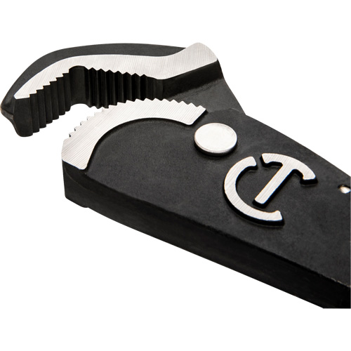Self-Adjusting Dual Material Pipe Wrench, 1-1/2" Jaw Capacity, 12" Long, Black Oxide Finish, Cushion Handle Nuna Depot Inc.