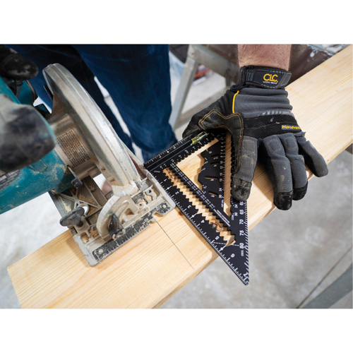 &eacute;querre de charpentier MACH-1 Smart Mark Johnny Square&reg; de 7-1/4 po avec fiole de niveau Nuna Depot Inc.