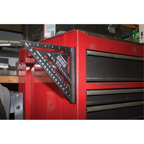 &eacute;querre de charpentier magn&eacute;tique grav&eacute;e au laser Johnny Square&reg; de 7 po Nuna Depot Inc.