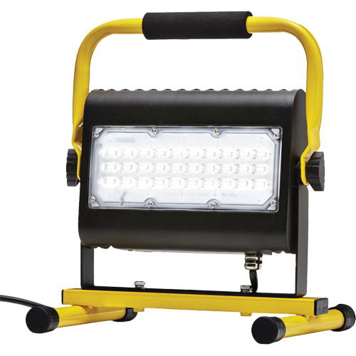Flood Light, LED, 50 W, 4800 Lumens, Aluminum Housing Nuna Depot Inc.
