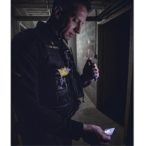 Lampe stylo UV avec port de recharge micro USB Stylus Pro, DEL, Corps en Aluminium, piles Rechargeable, Compris Nuna Depot Inc.