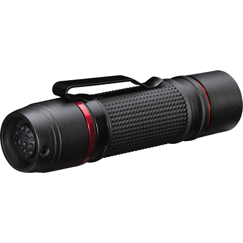 Lampe de poche &agrave; deux modes d'optique PX9, DEL, 750 lumens, Piles AAA Nuna Depot Inc.