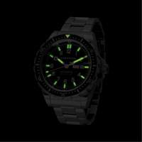 Tr&egrave;s grande montre automatique avec jour/date avec bracelet en acier inoxydable, Num&eacute;rique, &agrave; piles, 46 mm, Argent Nuna Depot Inc.