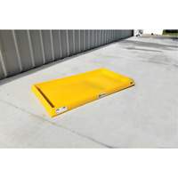 Ultra-Containment Tray&reg;, 54" L x 29.8" W x 3.5" H, 16.5 US gal. Spill Capacity Nuna Depot Inc.