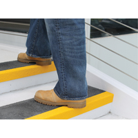 Safestep&reg; Anti-Slip Step Cover, 13.5" W x 48" L, Black & Yellow Nuna Depot Inc.