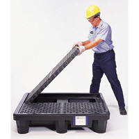 Ultra-Spill Pallet mod&egrave;le &eacute;conomique, 4 barils, Capacit&eacute; de d&eacute;versement 66 gal. US, 53" x 53" x 11,8" Nuna Depot Inc.