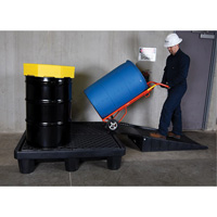 Ultra-Spill Pallet mod&egrave;le &eacute;conomique, 4 barils, Capacit&eacute; de d&eacute;versement 66 gal. US, 53" x 53" x 11,8" Nuna Depot Inc.