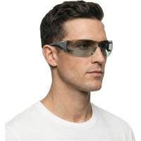 Lunettes de s&eacute;curit&eacute; Adapt Lite, Lentille Int&eacute;rieur/ext&eacute;rieur, Antibu&eacute;e/Anti-&eacute;gratignures, ANSI Z87+/R&eacute;pond ou surpasse la norme CSA Z94.3 Nuna Depot Inc.