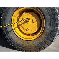 Syst&egrave;me de barri&egrave;re de s&eacute;curit&eacute; HAZLOK, Plastique, Fixation magn&eacute;tique, 30', Ruban Noir et jaune Nuna Depot Inc.
