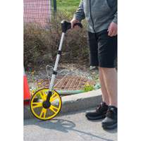 Roue d'arpentage num&eacute;rique, 12,5"/31,8 cm, Gamme de 99999,9 m, Pieds/m&egrave;tres Nuna Depot Inc.