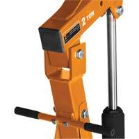 Grue escamotable pour moteur — Strongarm Nuna Depot Inc.
