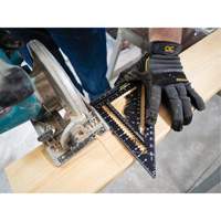 &eacute;querre de charpentier MACH-1 Smart Mark Johnny Square&reg; de 7-1/4 po avec fiole de niveau Nuna Depot Inc.
